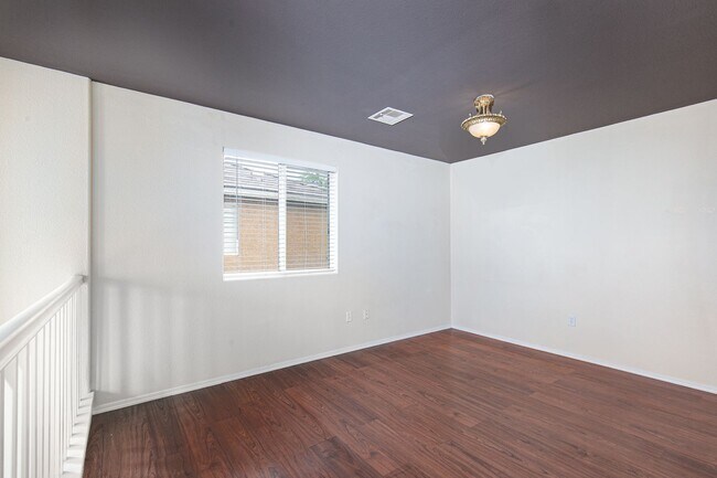 Building Photo - Very clean SW home near Sunset/215 for only $1875