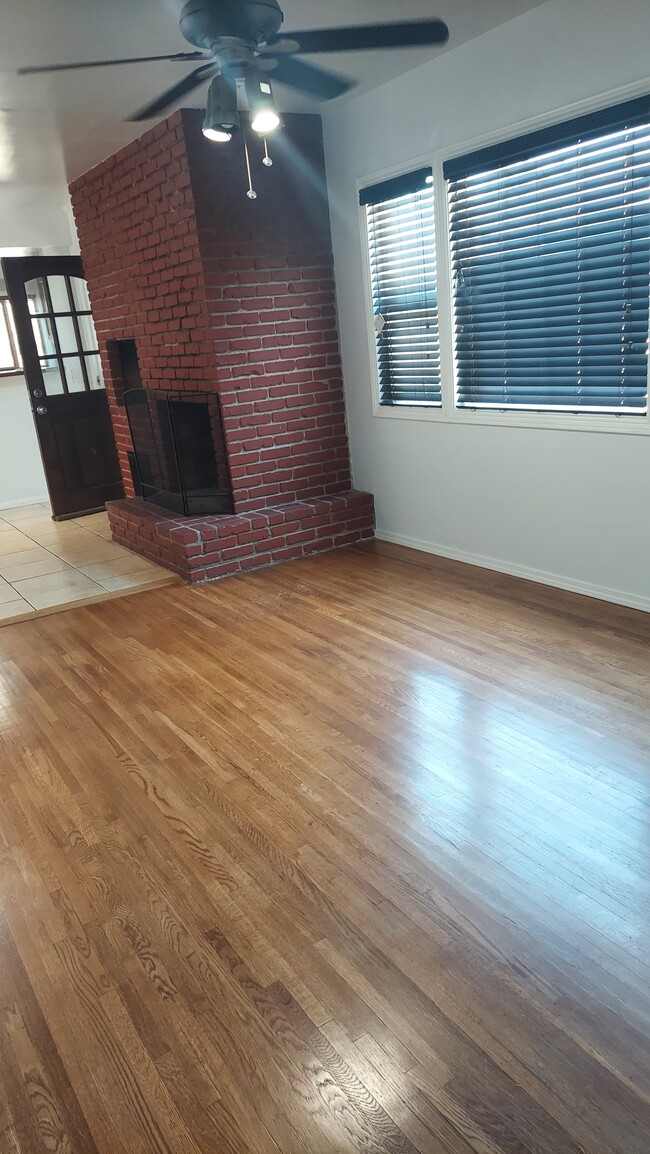 Building Photo - 3133 W 108th St