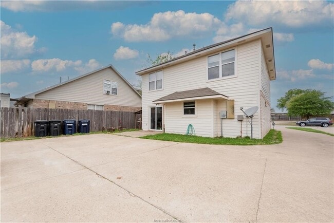 Building Photo - 2427 Pintail Loop