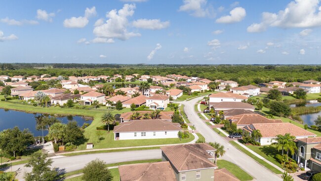 Building Photo - 1769 Berskshire