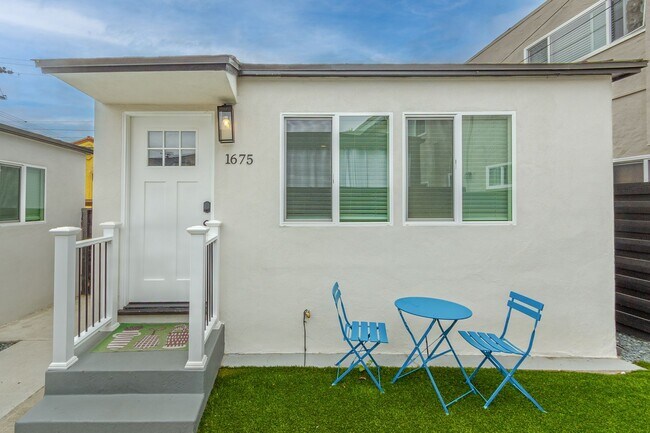 Building Photo - Renovated 1 Bed/1 Bath Single Family Home in Pacific Beach w/Patio/Parking/Washer/Dryer