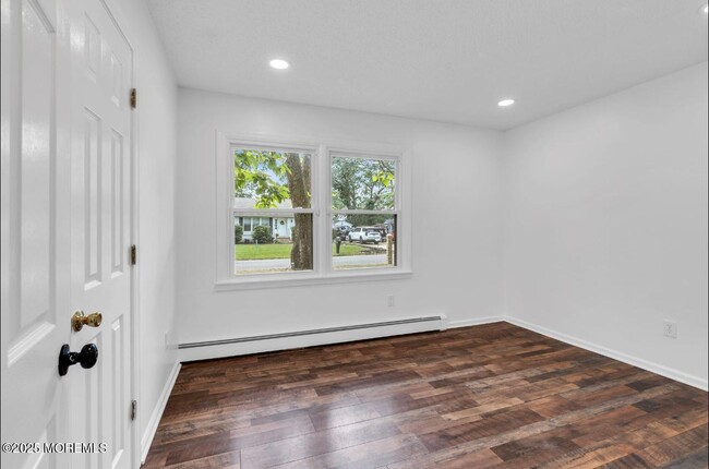 Building Photo - 43 3rd St