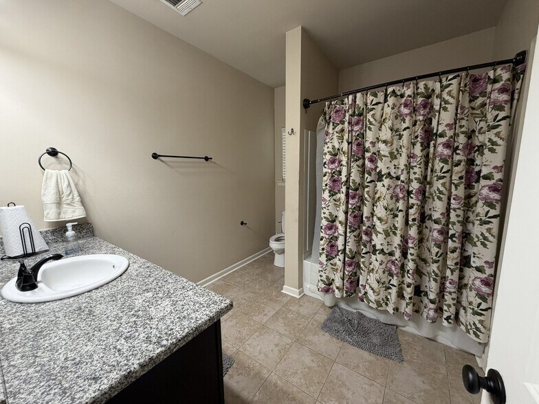 Building Photo - 42481 Baystone Ave