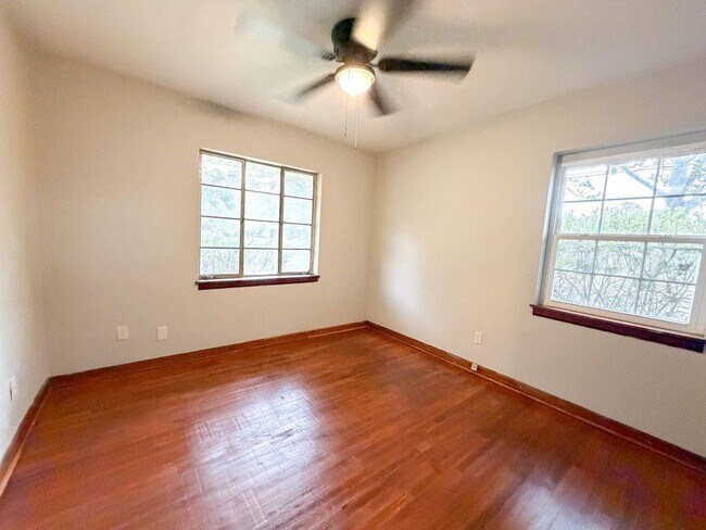 Building Photo - 51 Sherwood Dr