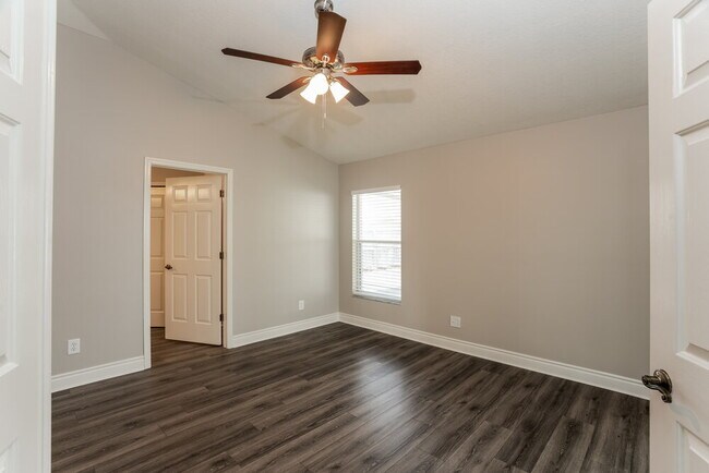 Building Photo - 3014 Summer Cruise Dr