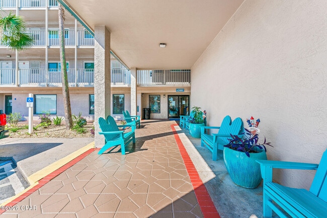 Building Photo - 8743 Thomas Dr