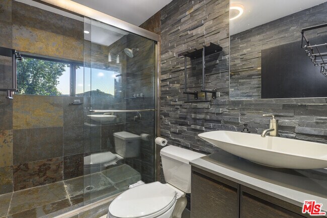 Building Photo - 2271 Gloaming Way