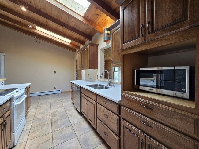 Building Photo - 166 Galisteo Ln