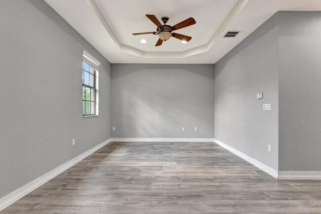Building Photo - 10850 NW 74th Dr