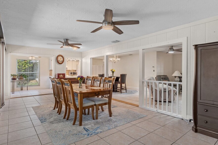 Building Photo - 6461 Ocean Pines Ln