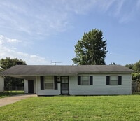 Building Photo - 3-Bedroom Retreat in Blytheville – Cozy 884 Sq Ft Home on Mayfair Lane! To schedule a self-guided...