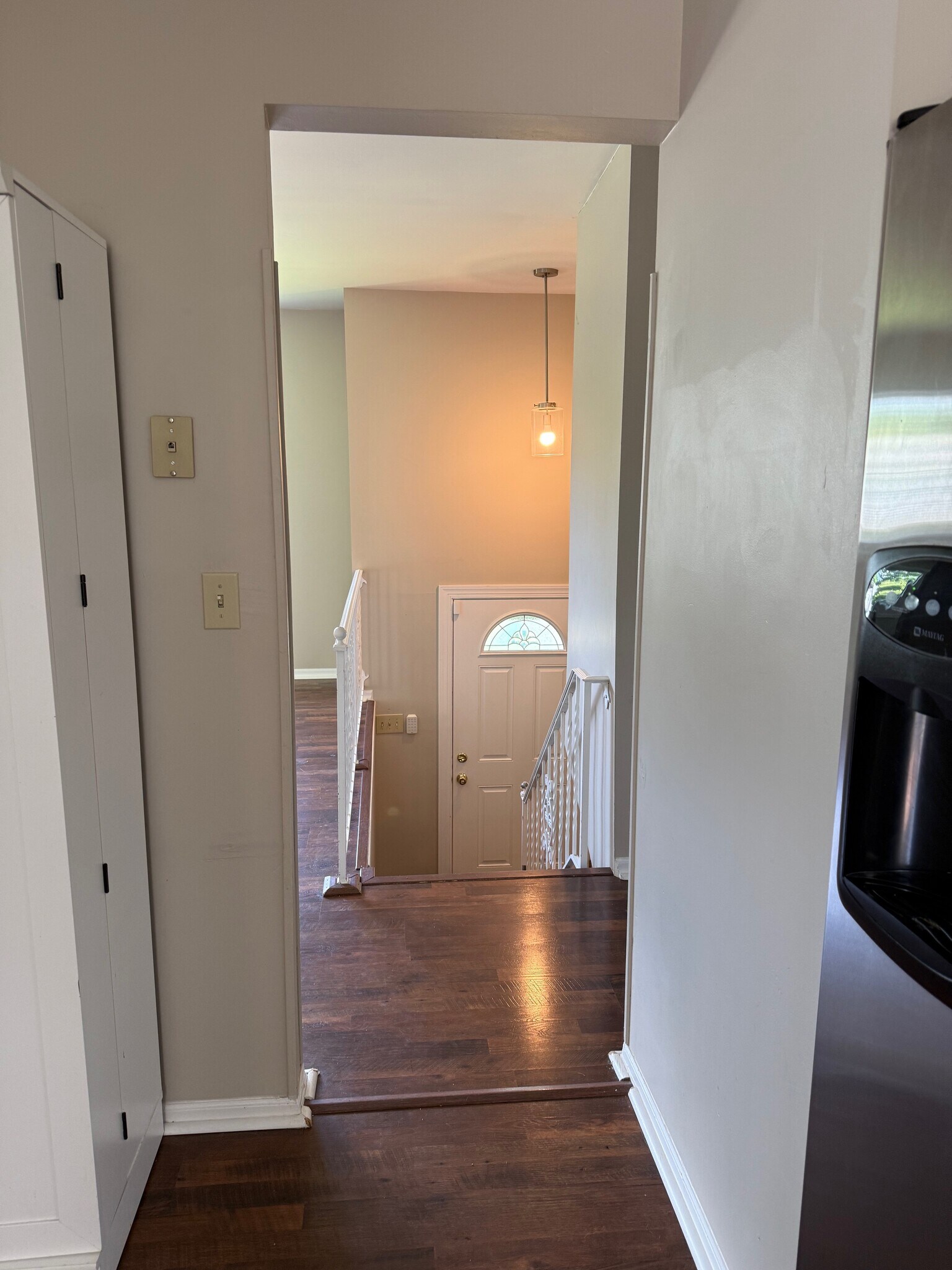 Building Photo - 906 Willcliff Dr