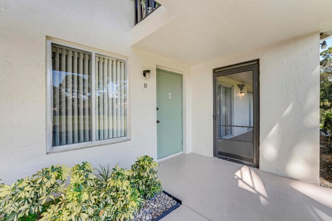 Building Photo - 6489 Chasewood Dr