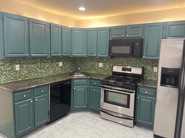 Kitchen - 41 Walnut St