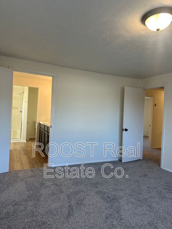 Building Photo - 3535 Panama Dr