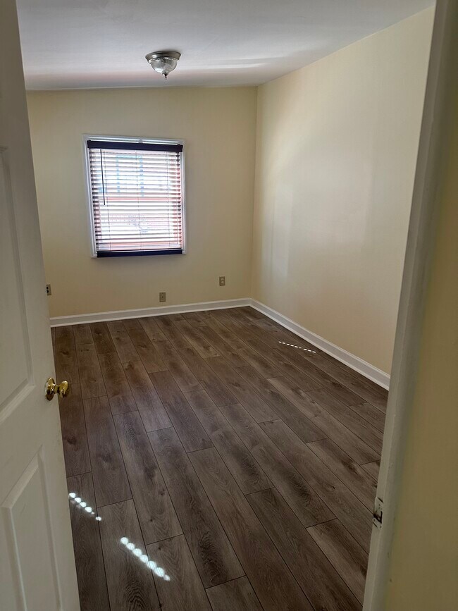 Building Photo - 534 S Pearl St