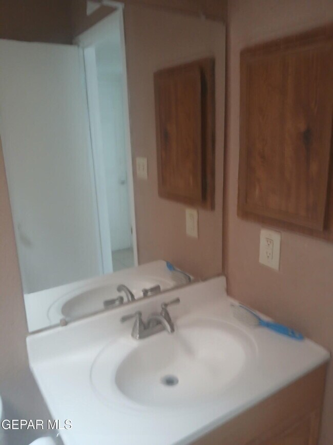 Building Photo - 6057 Morning Glory Cir