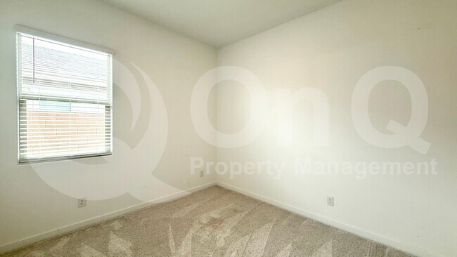 Building Photo - 9509 S 39th Dr
