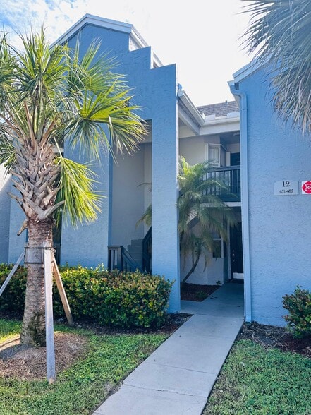 Primary Photo - 485 SW 113th Way