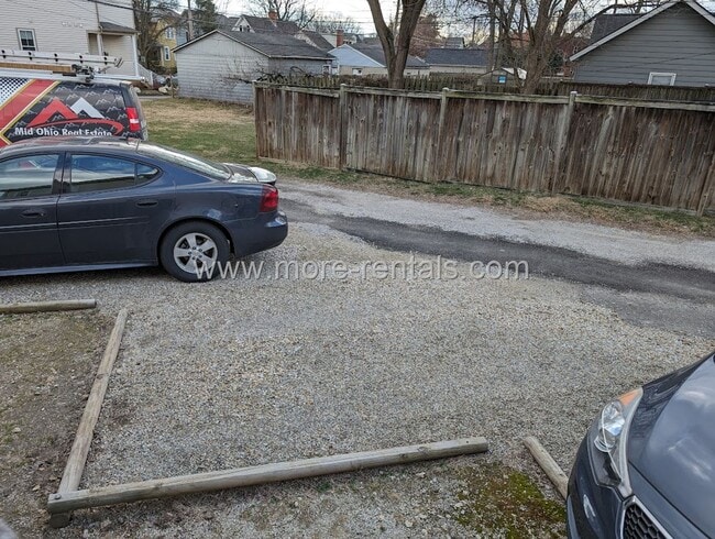 Building Photo - Large remodeled German Village area house