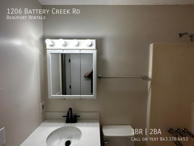 Building Photo - 1206 Battery Creek Rd