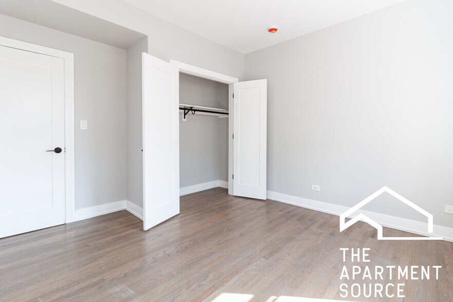 Building Photo - 2641 W Carmen Ave