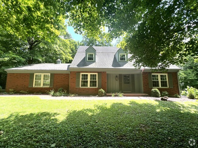 Building Photo - 1075 Woodland Ave