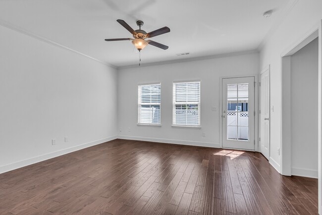 Building Photo - 253 Mary Ann Cir