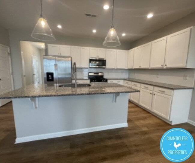 Building Photo - 764 Putney Hl Rd