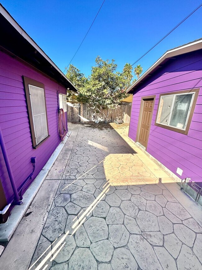 Building Photo - Beautiful Historic House in University Heights