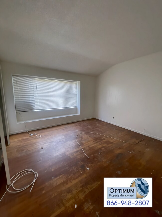 Building Photo - Summer-Ready Pool Home in Pomona