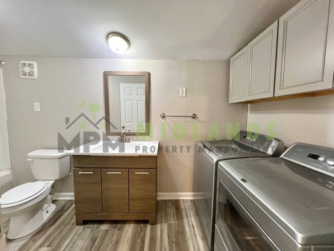 Building Photo - 320 Corley St