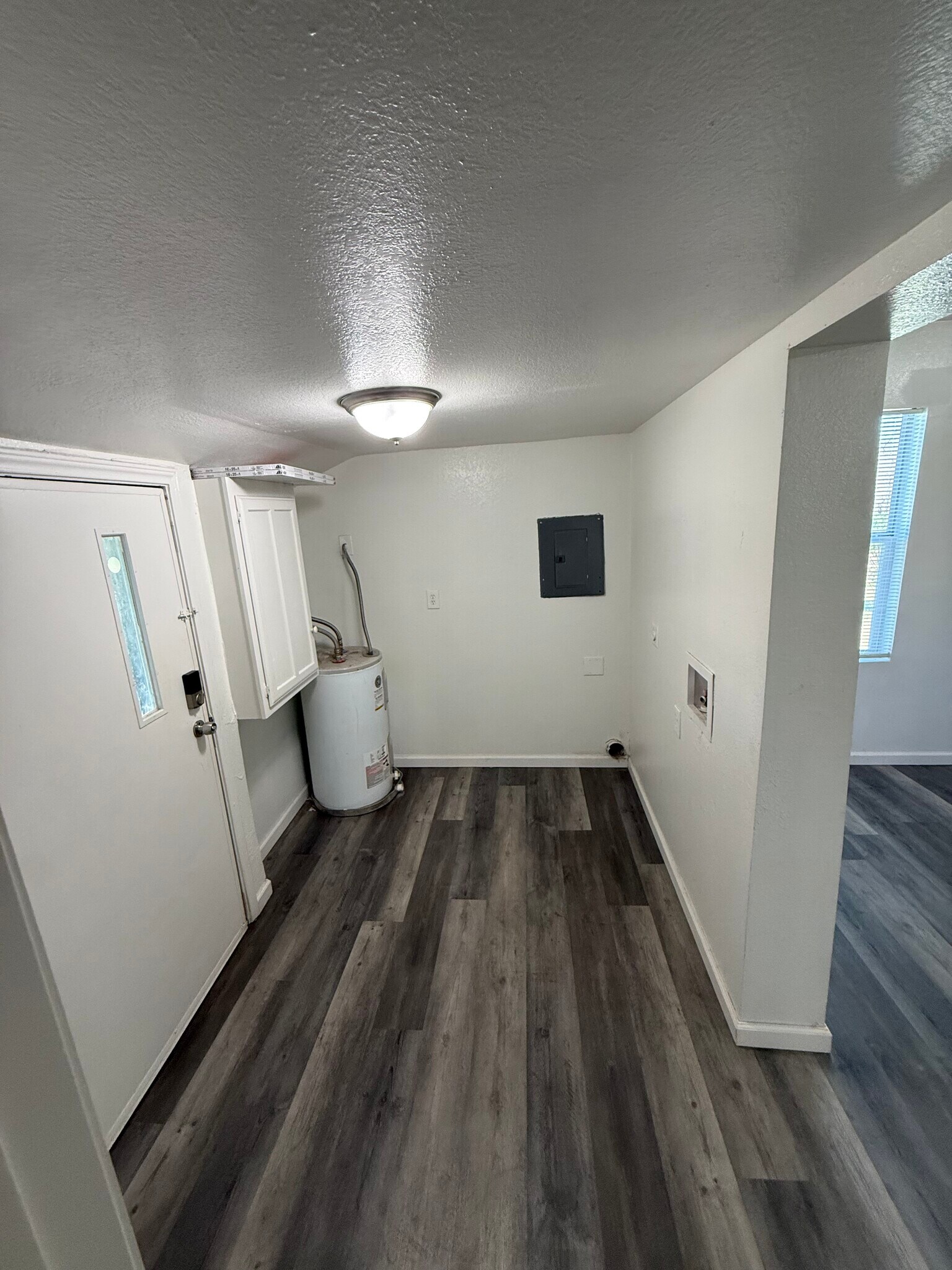 Building Photo - 208 Fesmire Ave