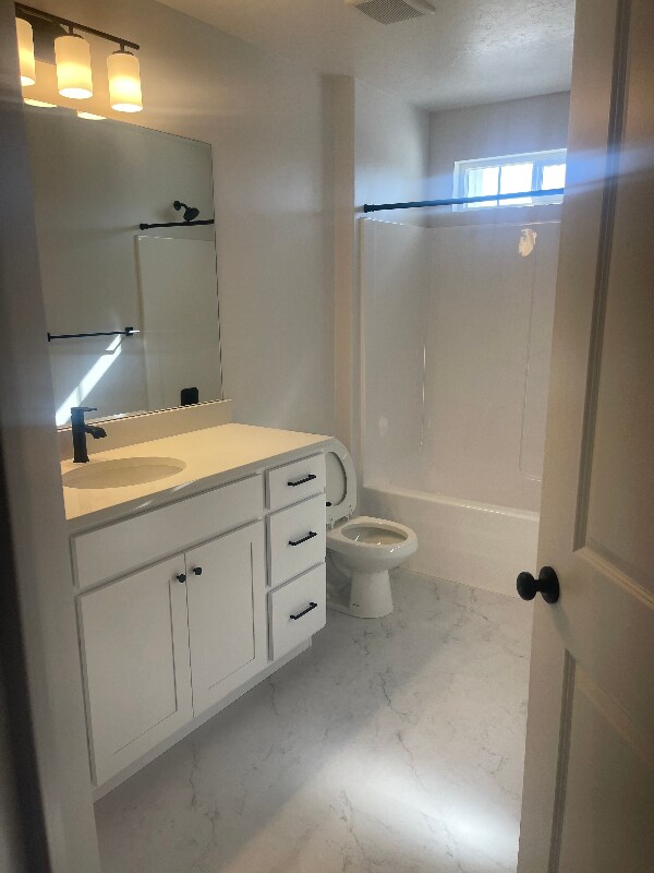 Building Photo - 4138 Hillscape Cir