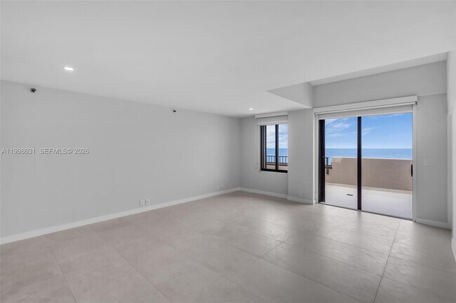 Building Photo - 251 Crandon Blvd