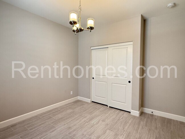 Building Photo - 10835 Wendy Wy