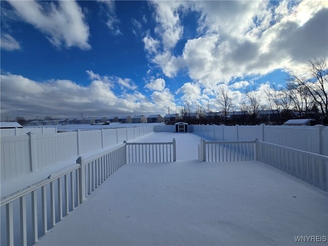 Building Photo - 113 South Dr