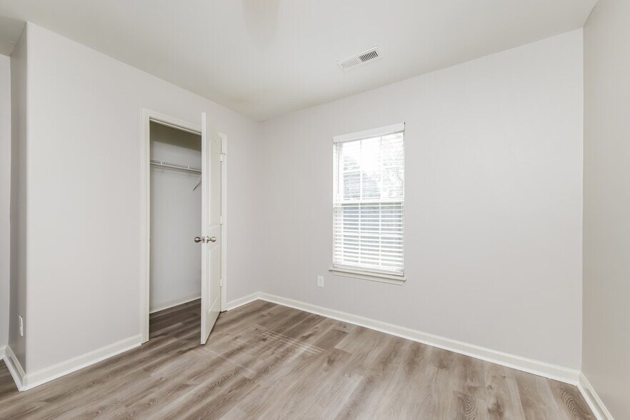 Building Photo - 5063 Hogan Point Ct