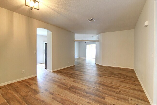 Building Photo - 5868 Duskywing Dr