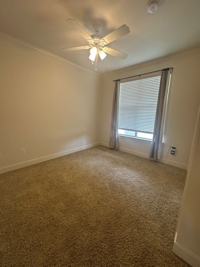 Building Photo - 12386 River Highlands Dr