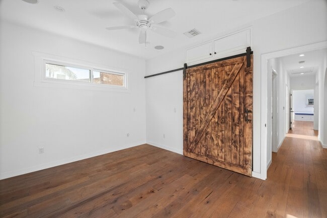 Building Photo - 2813 Military Ave