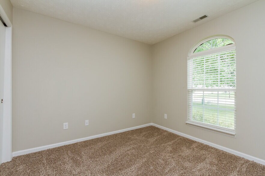 Building Photo - 148 Meadow Glen Dr