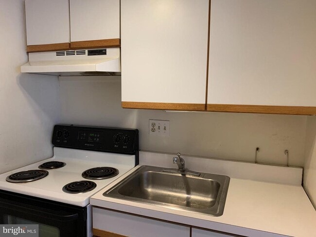 Building Photo - 224 W Rittenhouse Square