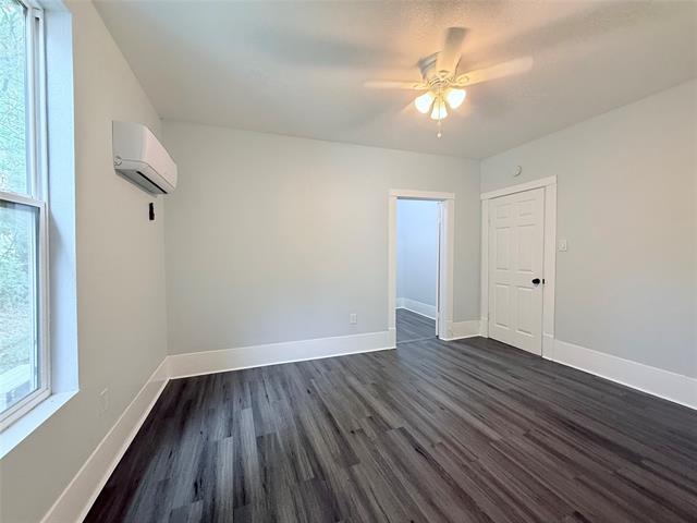 Building Photo - 1326 W Sears St