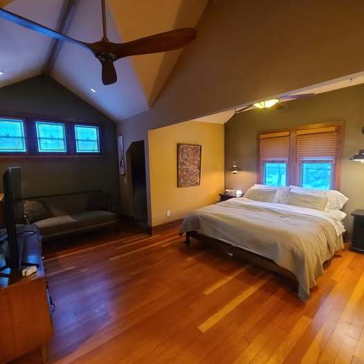 Master 2nd Floor and 2nd of 3 closets - 528 19th Ave NE