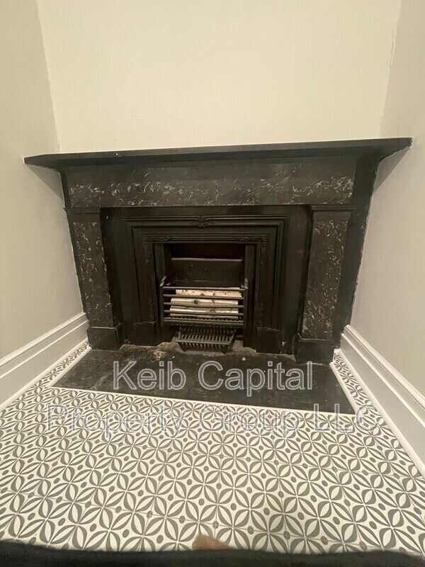 Building Photo - 179 Main St