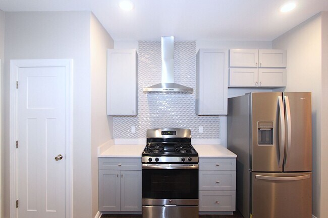 Building Photo - Modern Style Home in Downtown Durham!