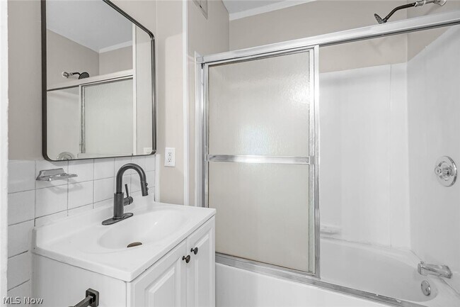 Building Photo - 1695 Glenmont Rd