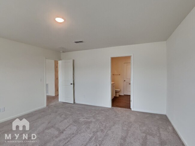 Building Photo - 1128 Centerview Dr