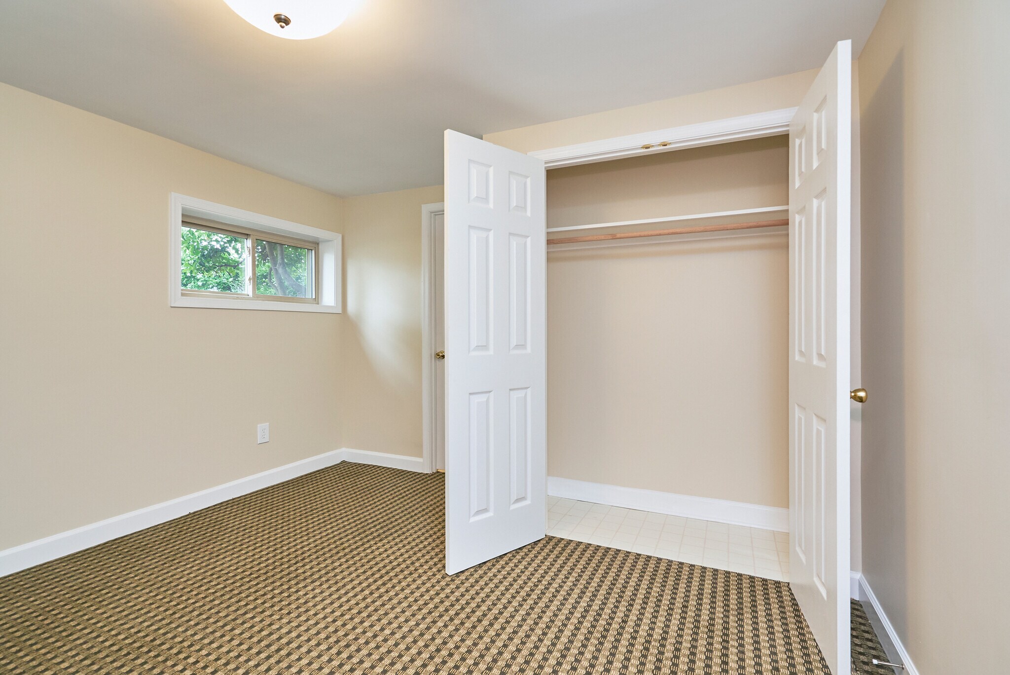 Building Photo - 805 23rd St S